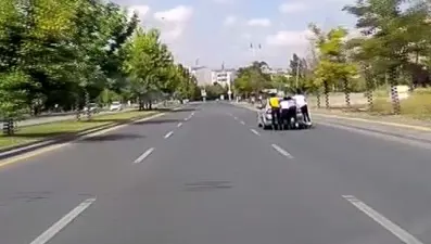 Patenli çocukların tehlikeli yolculuğu kamerada