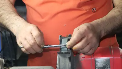 Babasının yanında çırak olarak başladı: 35 yıldır 5 çocuğunu bu işi yaparak büyüttü