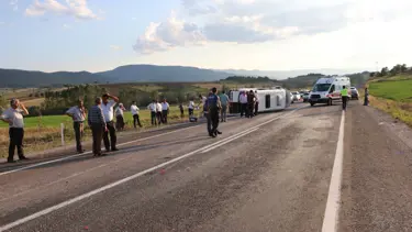 Düğün dönüşü kaza: 1 ölü, 16 yaralı