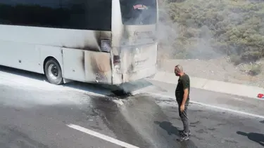 Muğla'da seyir halindeki yolcu otobüsü alev aldı