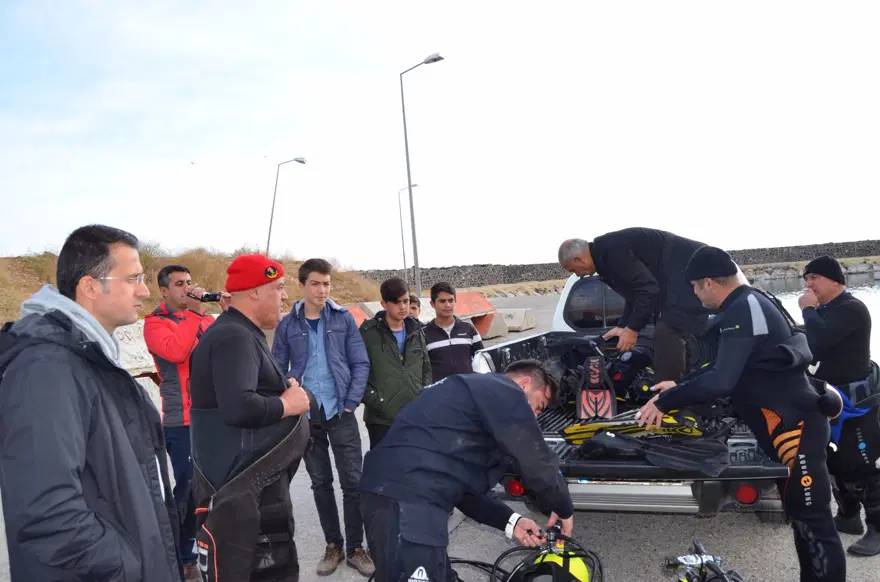 Van Gölü'nde 3 bin yıllık kale bulundu 8 Van Gölü'nde 3 bin yıllık kale bulundu 8