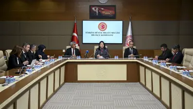 Meclis'e "Kadınlar da askere alınsın" başvurusu