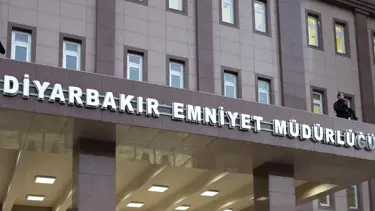 Diyarbakır İl Emniyet Müdürlüğü'ne el yapımı patlayıcı ile saldırı girişimi
