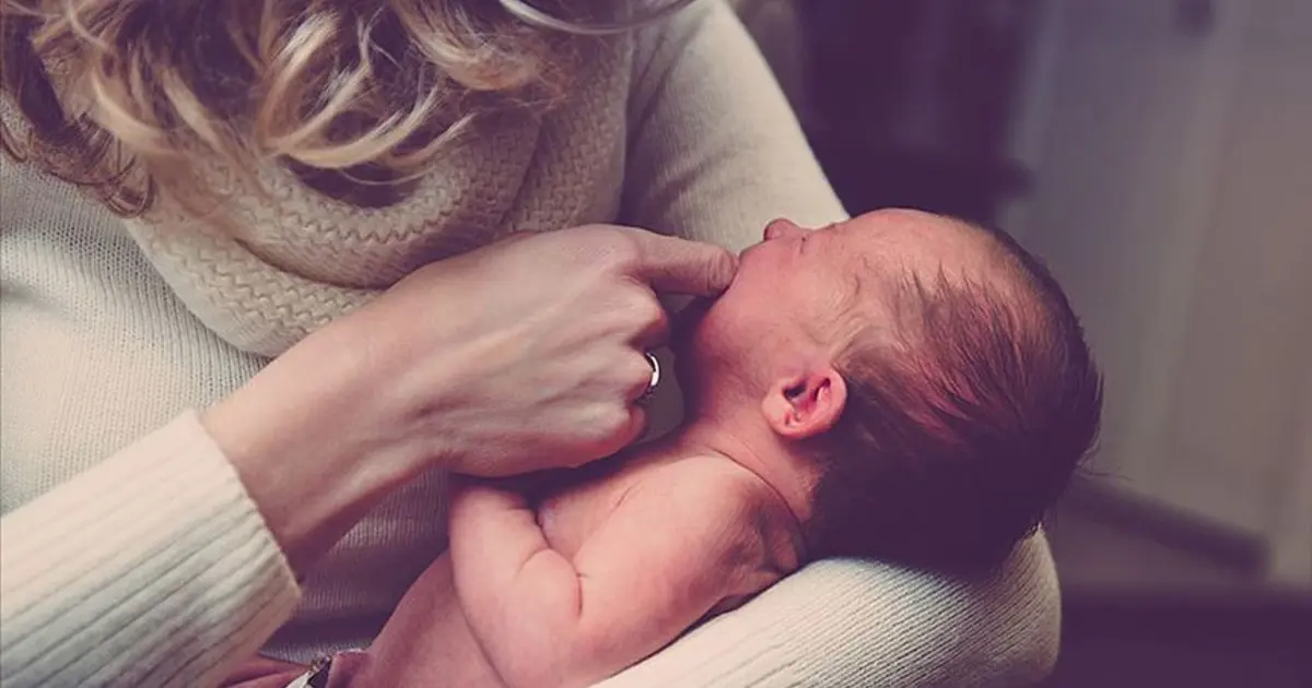 Doğum izni artıyor, babaların izni de iki katına çıkacak