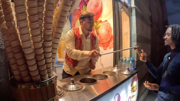 Dondurma gösterisi turisti isyan ettirdi, "50 lira yerine 300 lira aldılar" dedi. 