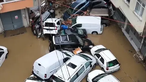 Selin vurduğu Ayazağa’da hasar, gün ağarınca ortaya çıktı