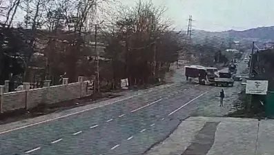 Çatalca’da otomobilin İETT otobüsüne çarptı