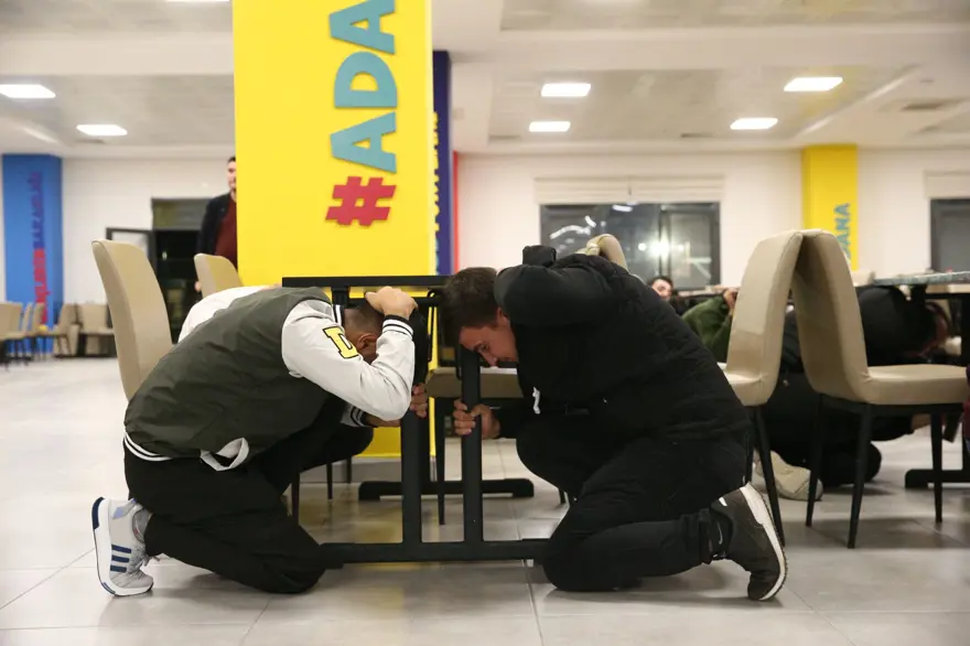 KYK yurtlarında eş zamanlı deprem tatbikatı 40