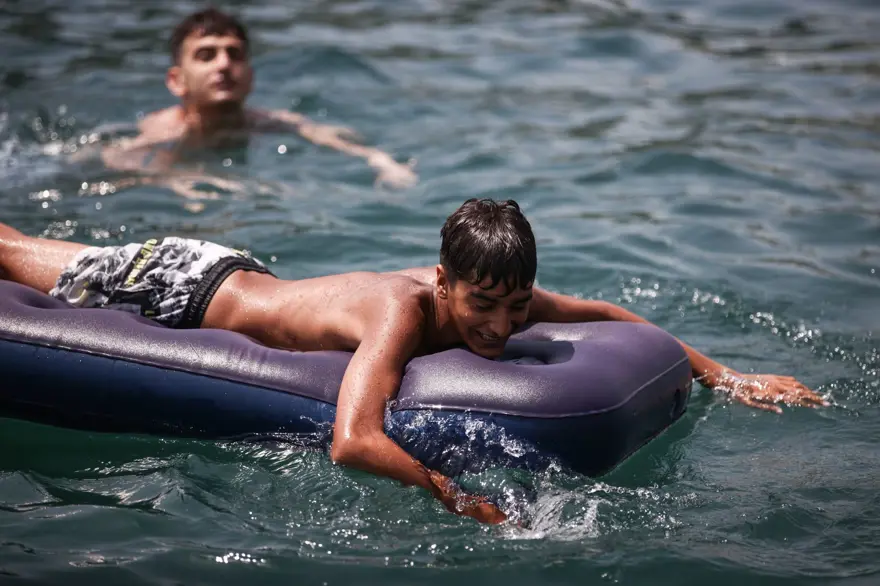 İstanbullular bu tarihe kadar dikkat! Sıcak hava bunaltmaya devam edecek 10