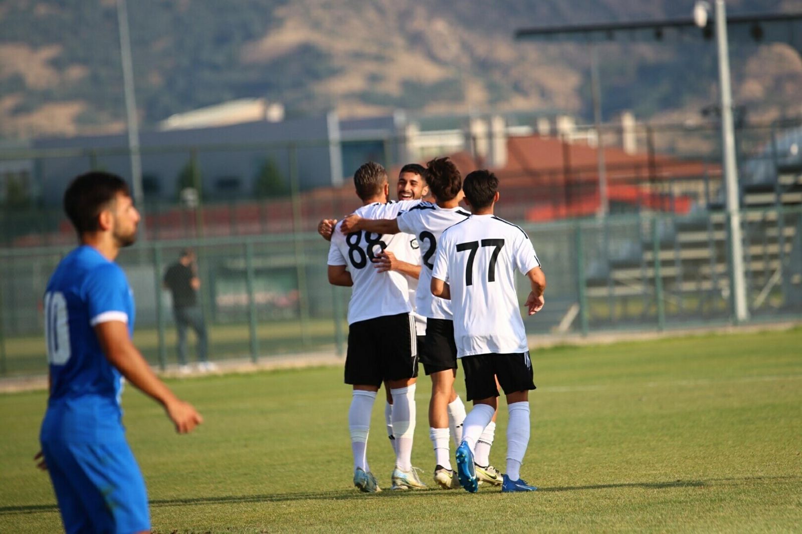 Altay kampı beraberlikle bitirdi