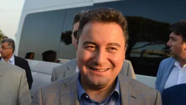 Ali Babacan: Los Angeles dökülüyor