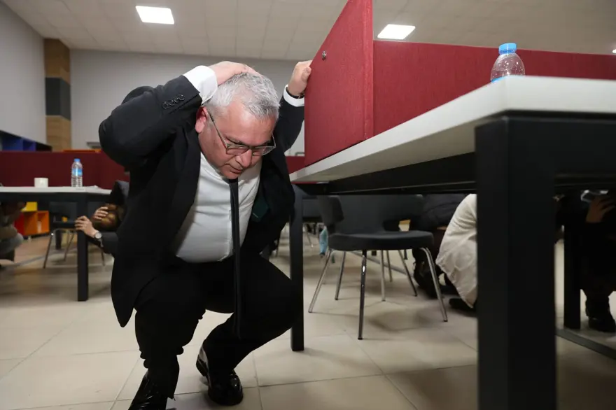 KYK yurtlarında eş zamanlı deprem tatbikatı 43