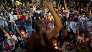 Myanmar'da protestocular, güvenlik güçlerinin kanlı müdahalesine rağmen sokaklara döküldü