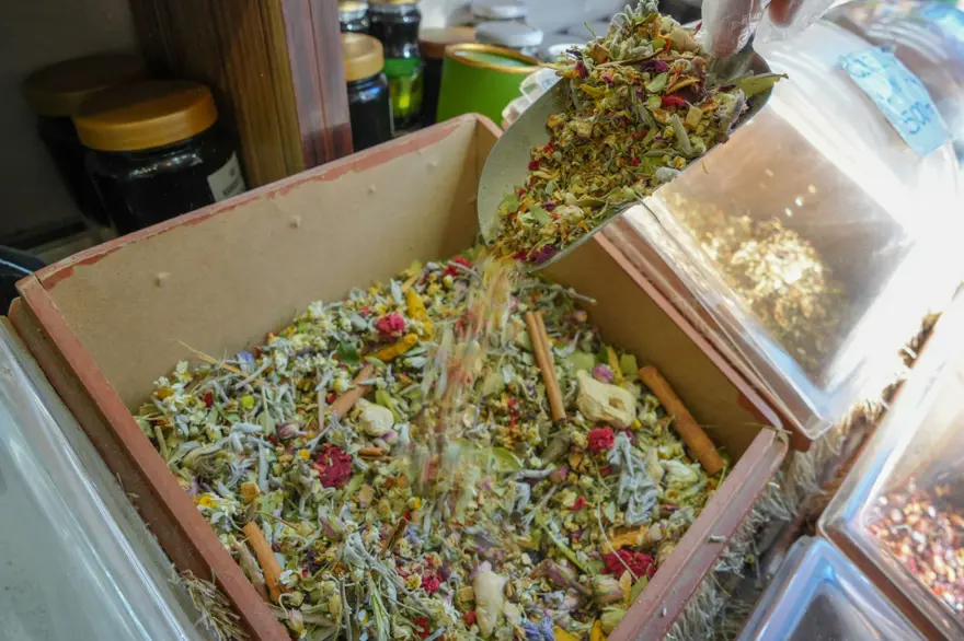 Kilosu 500 liradan tezgahlarda alıcı buluyor: Hasta olmak istemeyenler oraya koşuyor 7