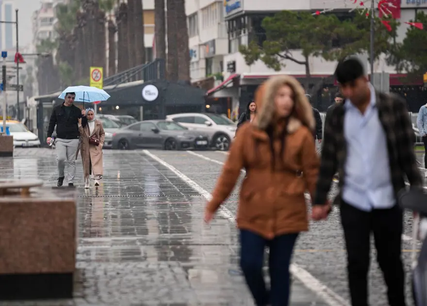 Bahar yerini kışa ve yağışlı havaya bırakacak: Hafta sonuna dikkat! 1