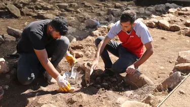 Sefertepe'de yaklaşık 10 bin yıl öncesine tarihlenen süs eşyaları bulundu