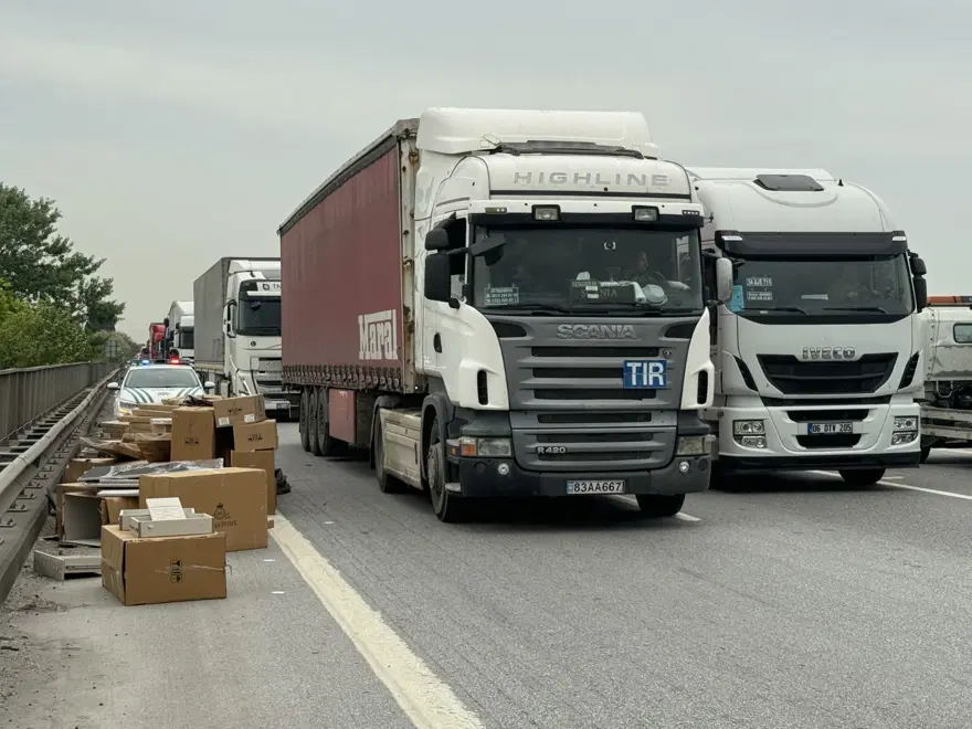 Anadolu Otoyolu'nda kaza: 2 yaralı 3