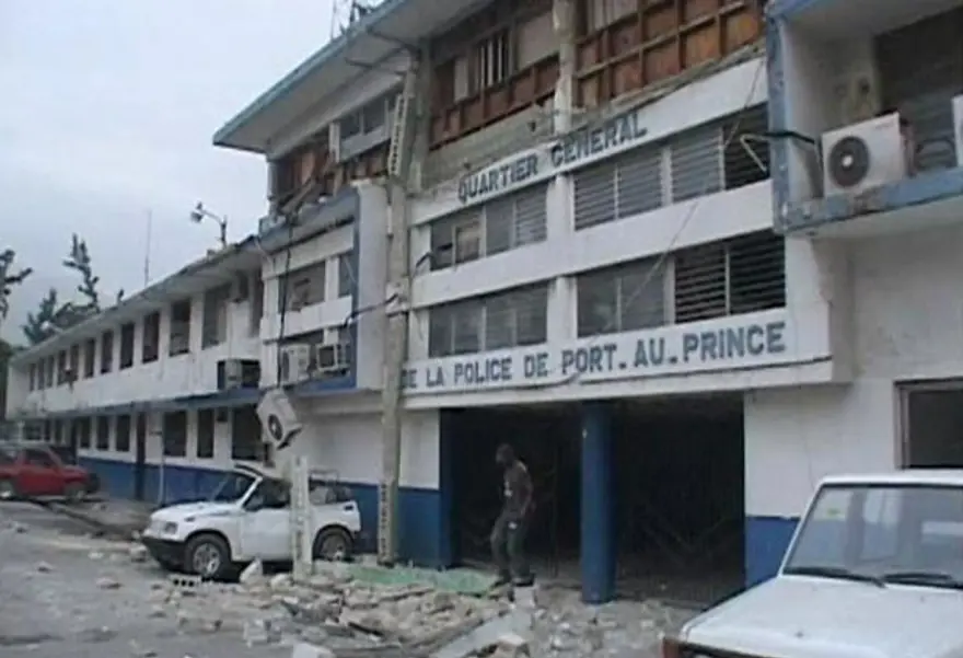 Deprem Haiti'yi yıktı 23