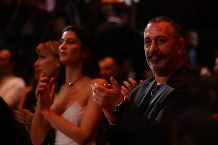 Ozan Güven: Sınırlarımızın ötesinde çocuklarımız var, bütün annelere teşekkür ediyorum 2 Ozan Güven: Sınırlarımızın ötesinde çocuklarımız var, bütün annelere teşekkür ediyorum 2