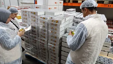 Dubai çikolatasının iç kreması için resmi denetim gerçekleştirildi