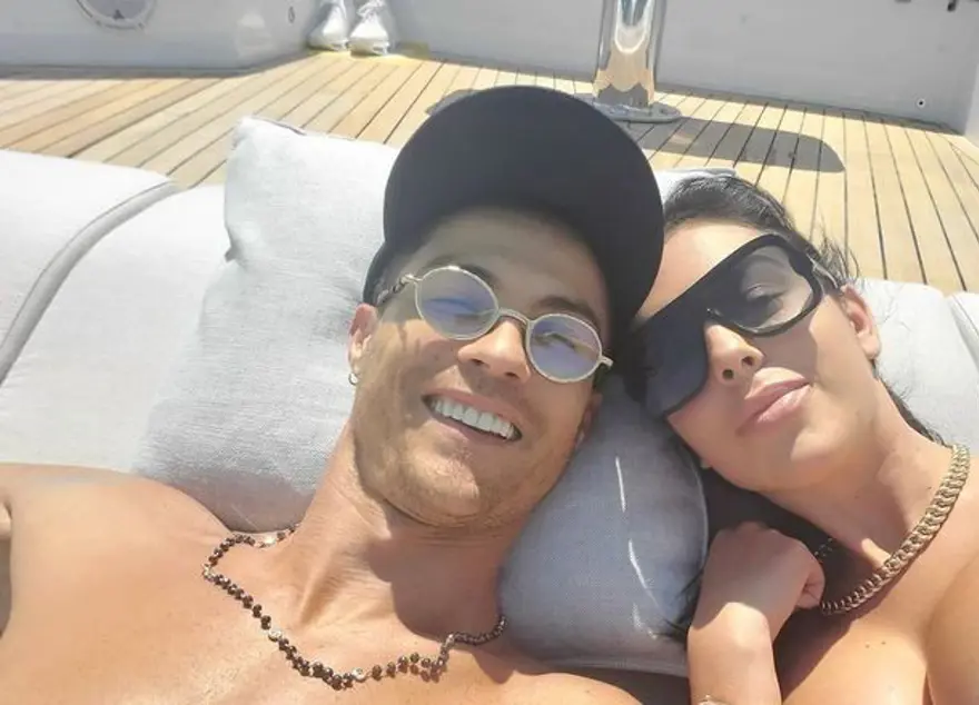 Ronaldo'nun tatil keyfi (19 milyonluk lüks yat) 