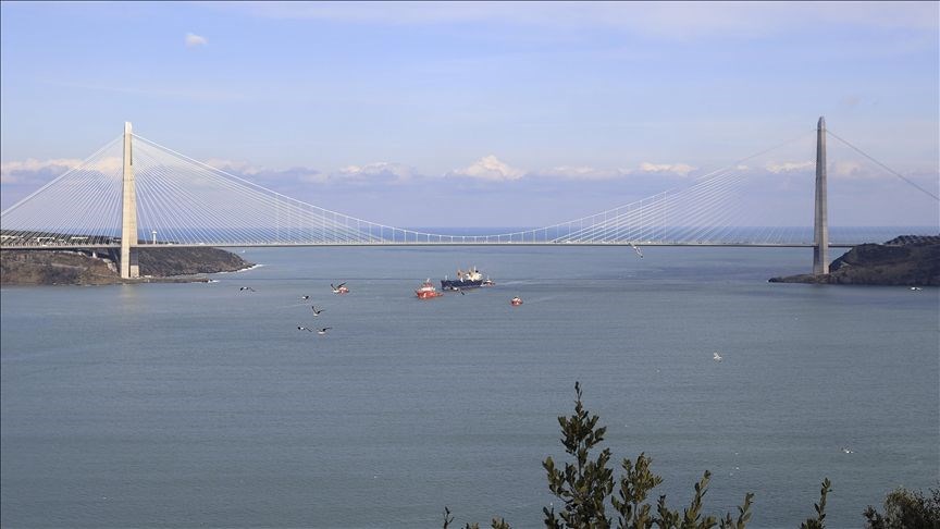 İstanbul Boğazı yeniden gemi trafiğine açıldı