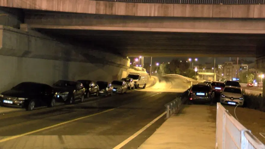 Otoparklarda doluluk yüzde yüze çıktı, köprü ve viyadük altları doldu 