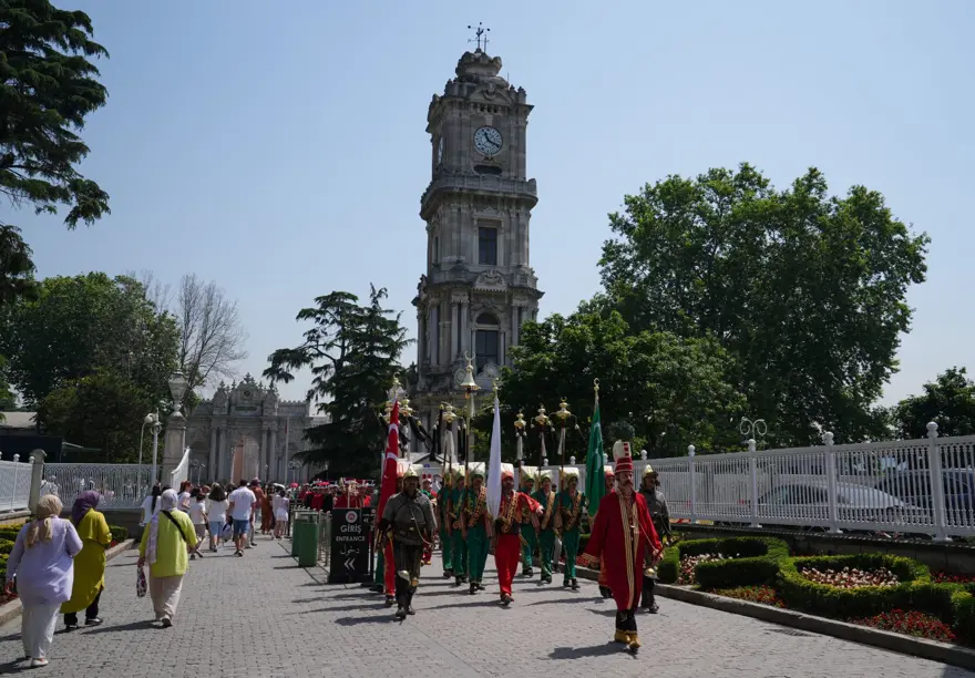 Mehteran Birliği yaz dönemi gösterileri Dolmabahçe Sarayı'nda başladı 3 Mehteran Birliği yaz dönemi gösterileri Dolmabahçe Sarayı'nda başladı 3