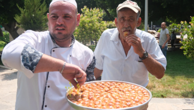 Adana'da ilginç lezzet: "Kıymalı baklava"