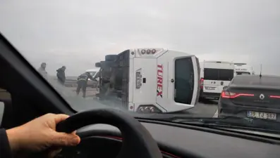 Lüleburgaz'da işçi servisi devrildi