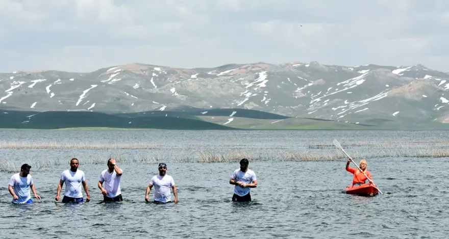 keşiş gölü, van gezilecek yerler, erek dağı, van kano 17