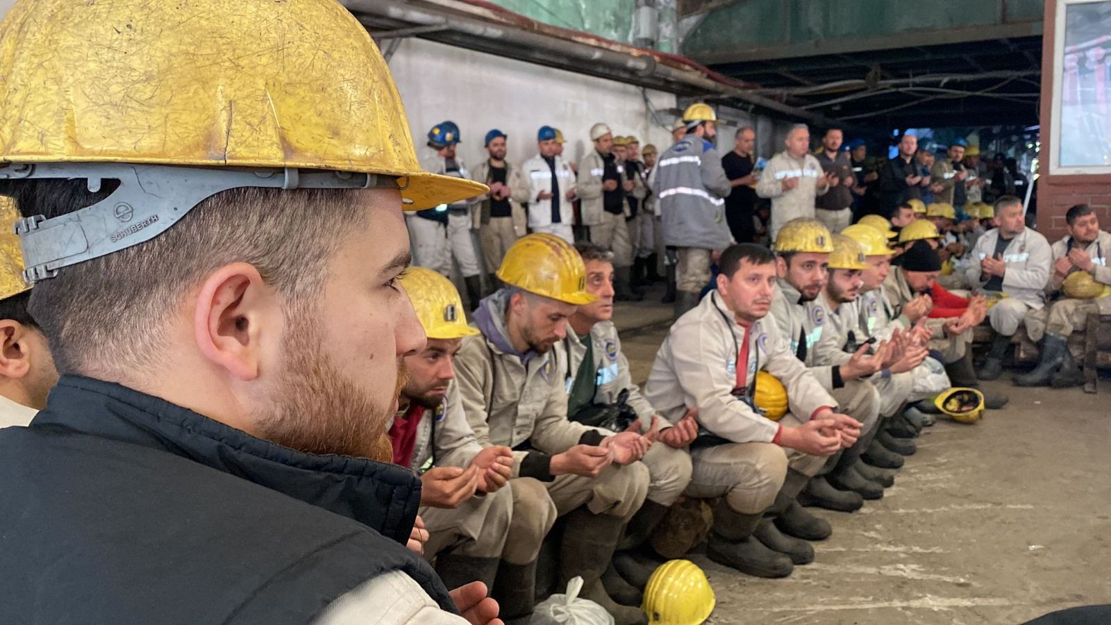 TTK çalışanları Soma’da can veren madencileri andı