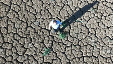 Sular çekildi: Resmen çorak araziye döndü