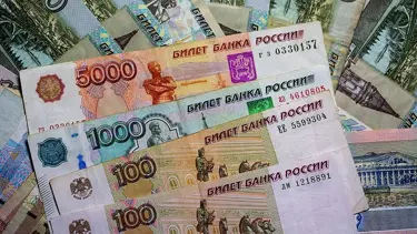 Ruble dolar karşısında güçleniyor