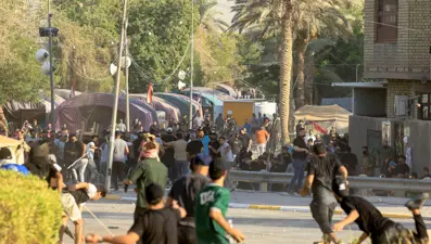 Sadr "bıraktım" dedi, Bağdat karıştı: 13 ölü, 350 yaralı