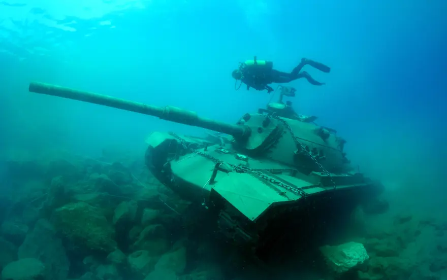 45 tonluk tank Akdeniz'in derinliklerinde 