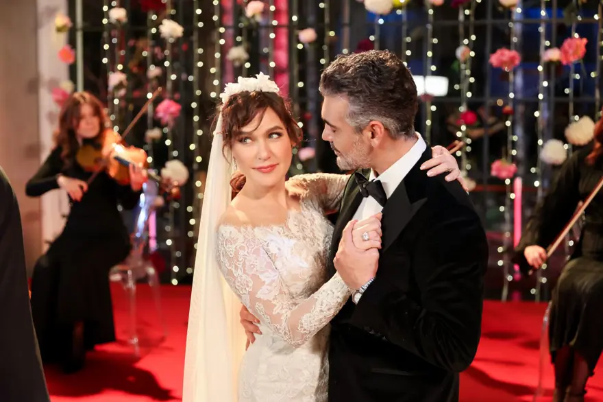 DÜĞÜNDE ROMANTİK ANLAR 11