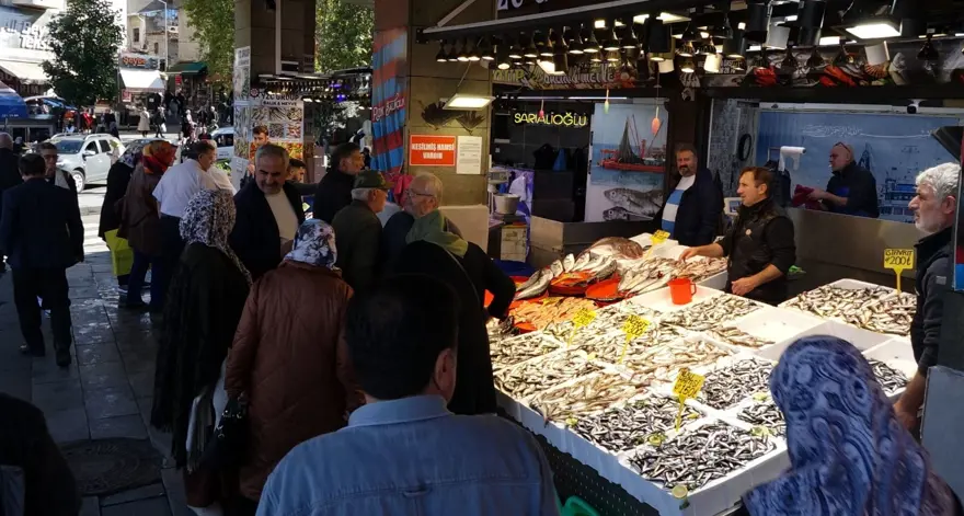 Tezgahta çeşitlilik ve bolluk var: İlk tercih edilen balık 2