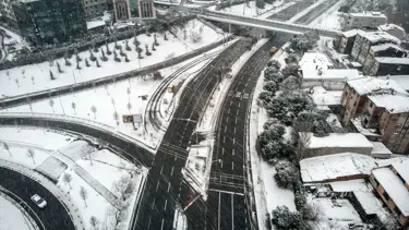 Hava durumu: Meteoroloji'den don, buzlanma ve fırtına uyarısı (İstanbul'da kar yağışı ne kadar sürecek?)