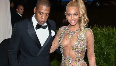 Jay Z yeni klibinde Beyonce ile yüzleşti