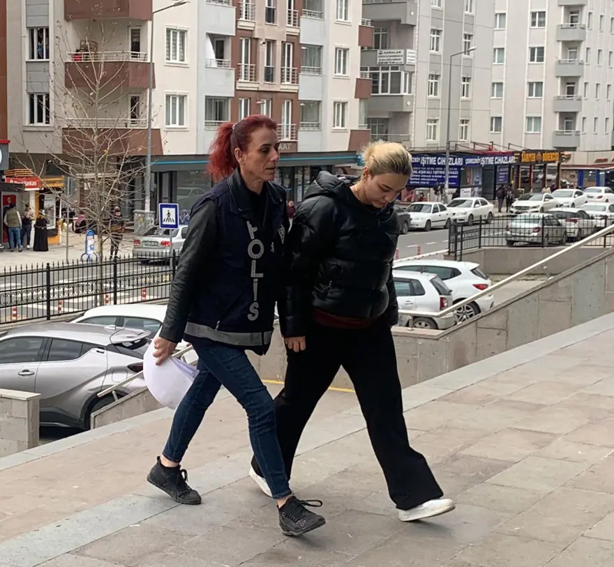 Sahte doktorun maceraları: Çelenk bile yollamış 9