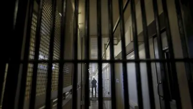 10 yıl boyunca 12 kez otoyolu kapatan adam hapse atıldı: "İnsanları sinirlendirmeyi seviyor"