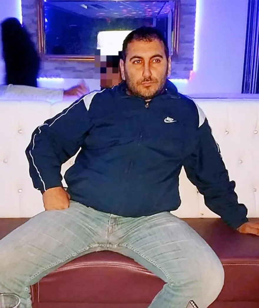 Almanya ırkçı saldırının kurbanlarına ağlıyor 3