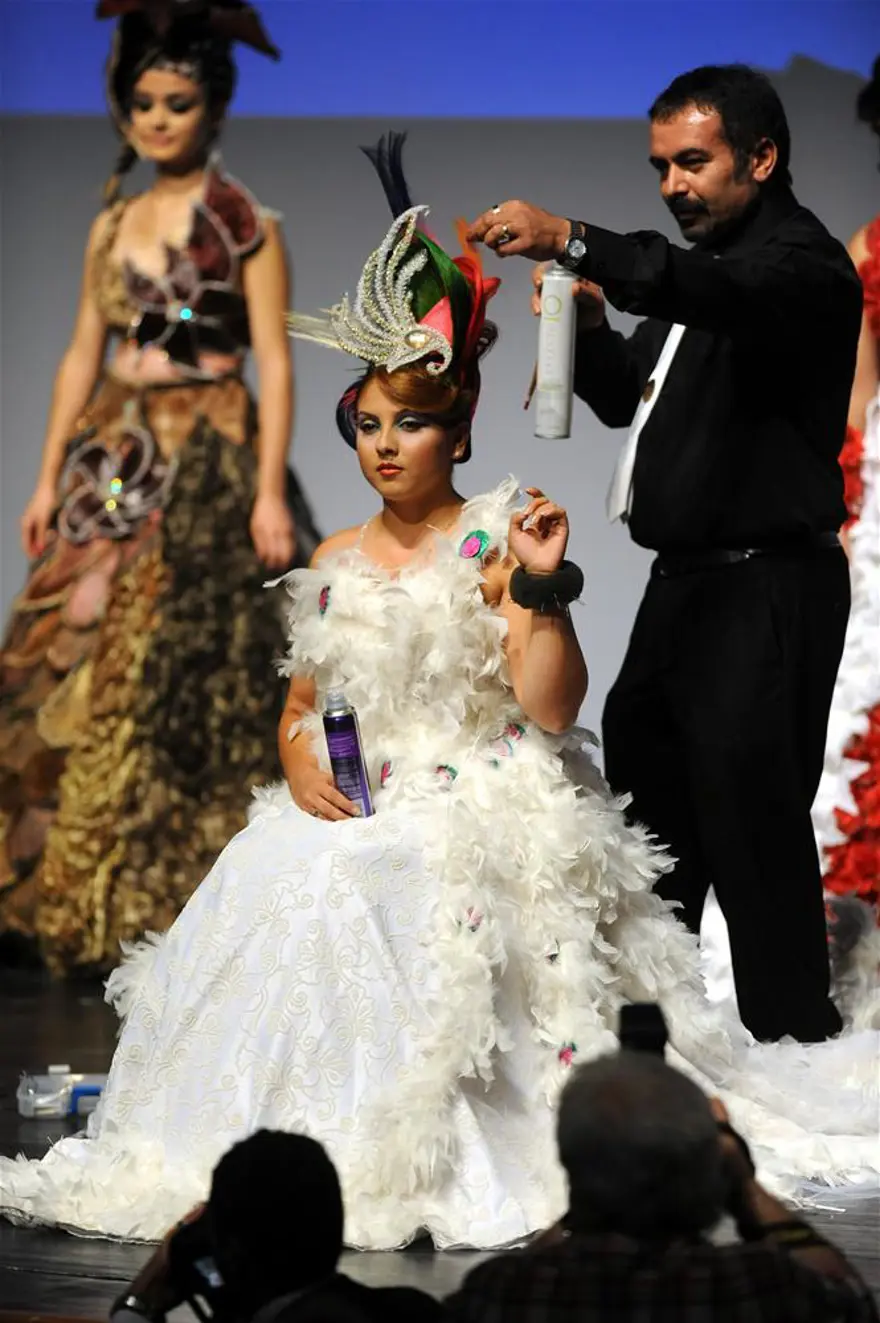 Bu da 60 kilo saçtan yapılmış gelinlik 5