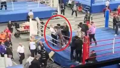 Kick boks maçında kavga ring dışına taştı: Biri hakem iki yaralı