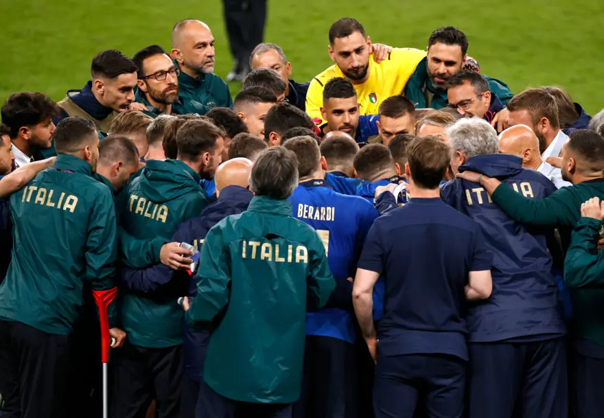 EURO 2020'de şampiyon İtalya 34