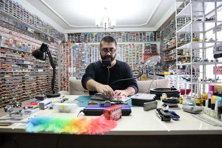 5 milyon TL'lik minyatür aşkı: 13 bin araba biriktirdi 1