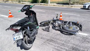 Motosikletlerin çarpıştığı kazada sürücüler yaralandı
