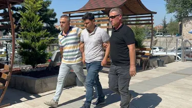 Eşi tarafından boğazından bıçaklanan kadın ağır yaralandı