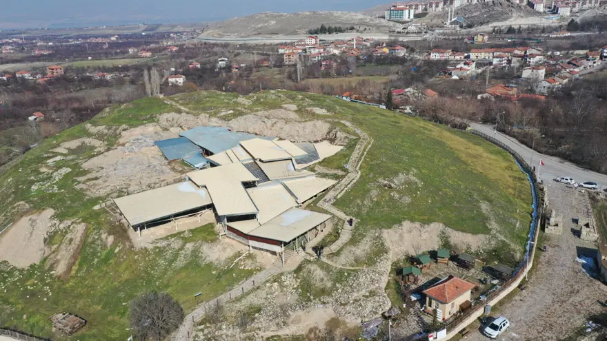 Arslantepe Höyüğü depremde kısmen hasar gördü Arslantepe Höyüğü depremde kısmen hasar gördü